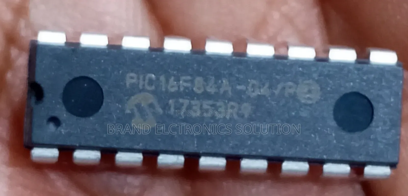 Microchip Pic16f84a-04/P Microcontroller.
