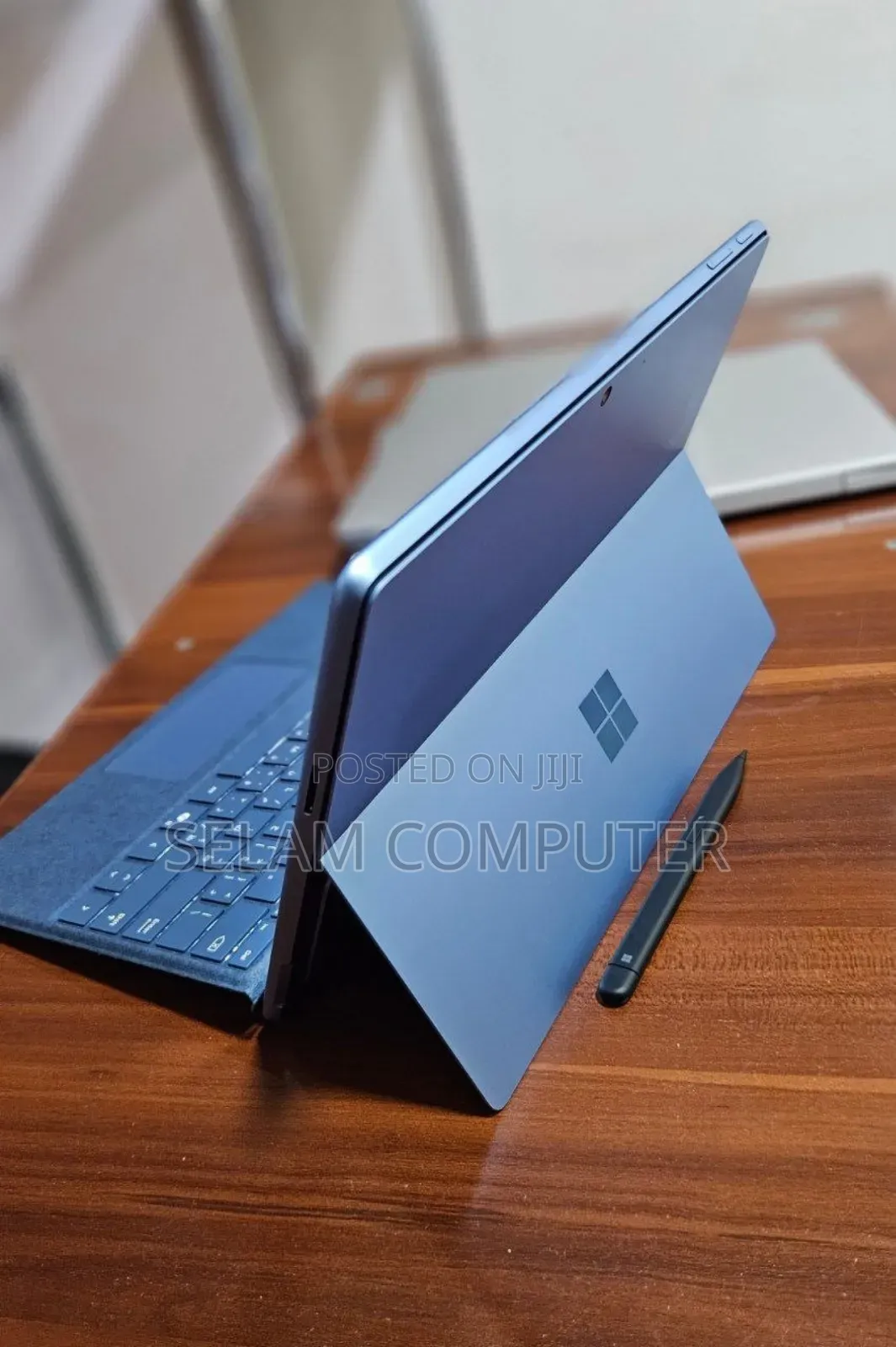 New Microsoft Surface Pro 11th Edition, a Copilot+ PC 16GB SSD 512GB