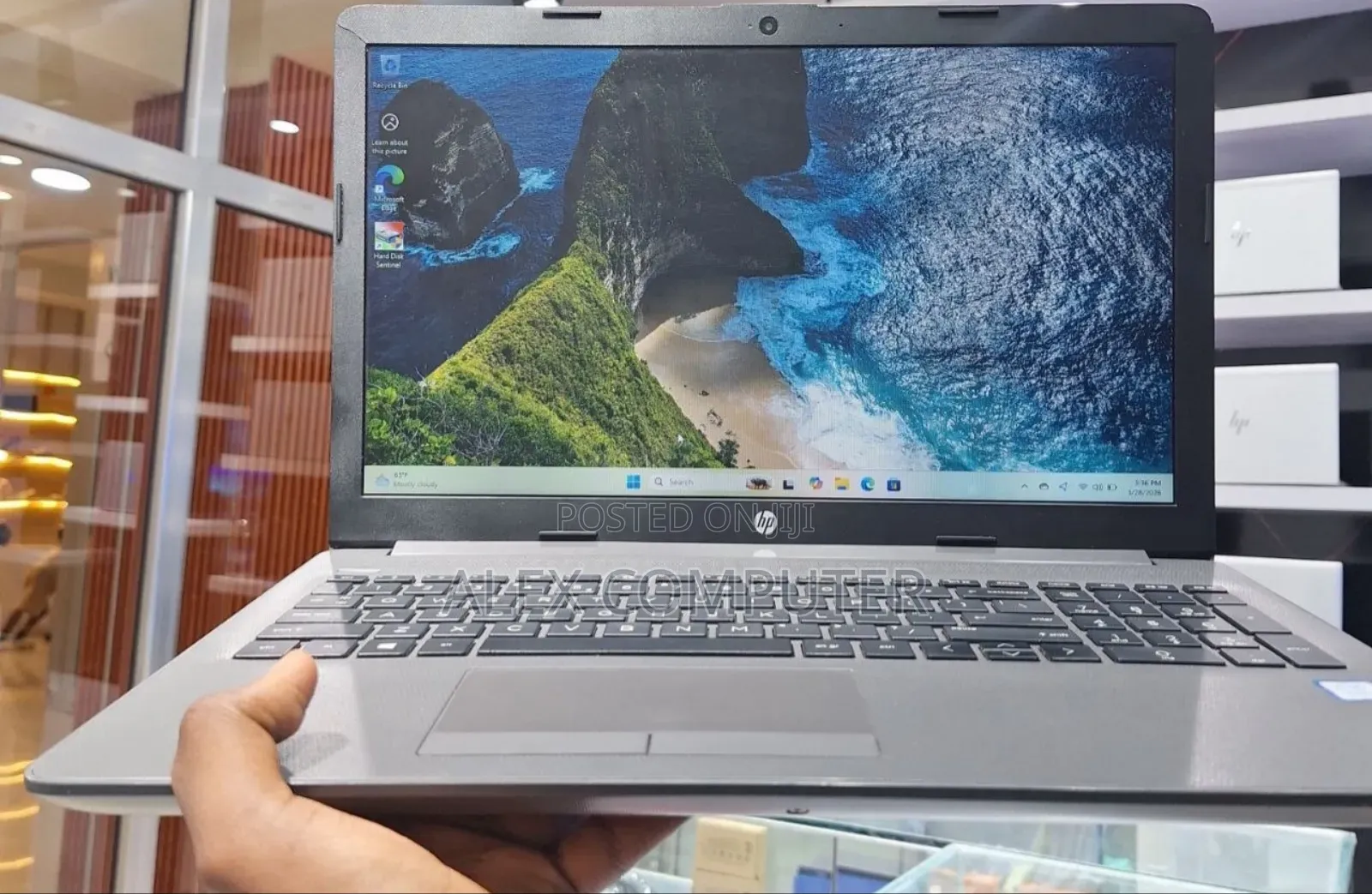 New Laptop HP Stream Notebook 4GB Intel Core i5 HDD 1T