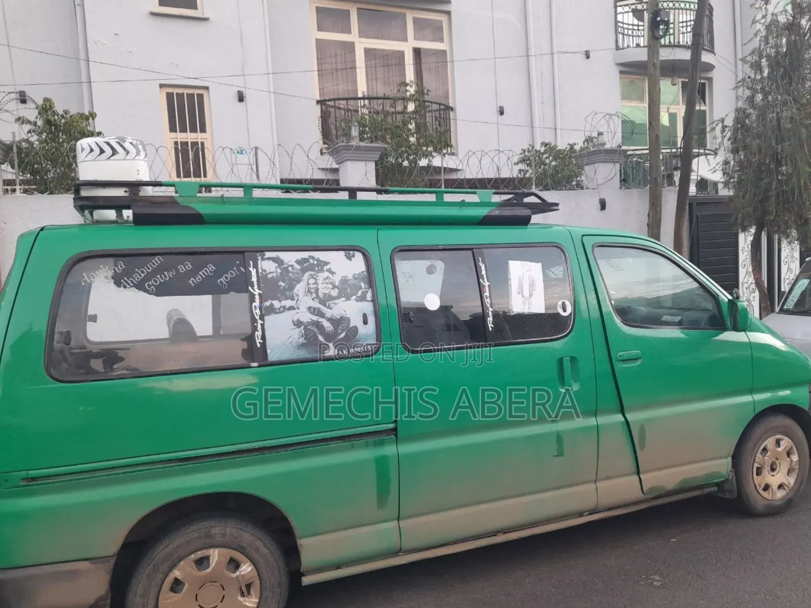 Toyota HiAce 2000 Green
