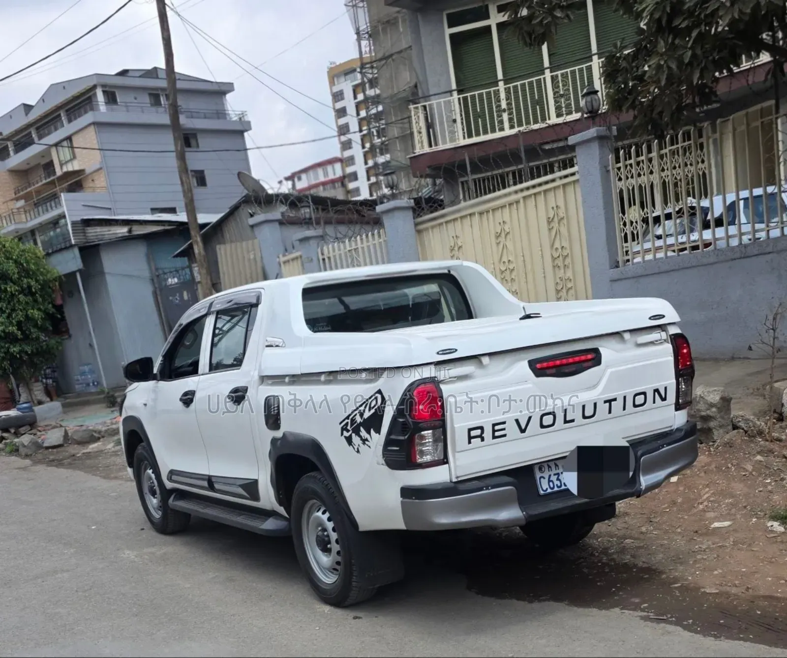 Toyota Hilux 2022 White