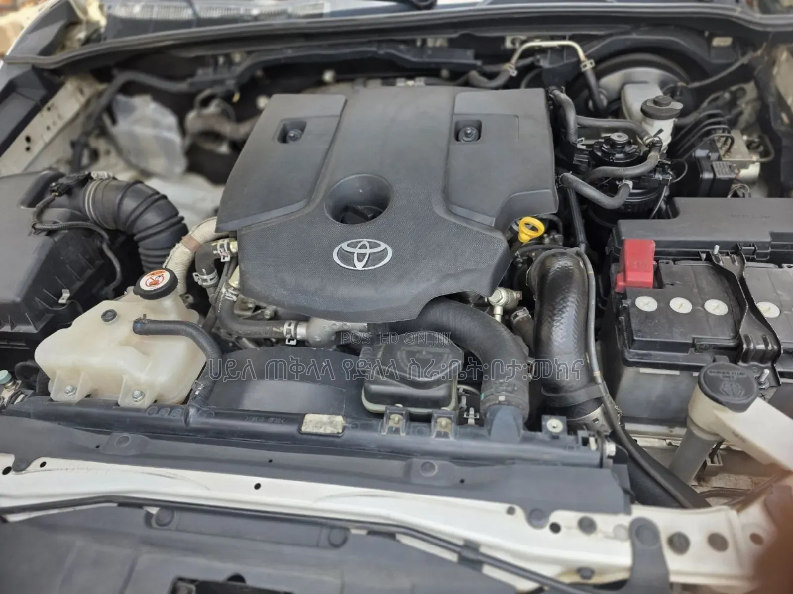 Toyota Hilux 2022 White