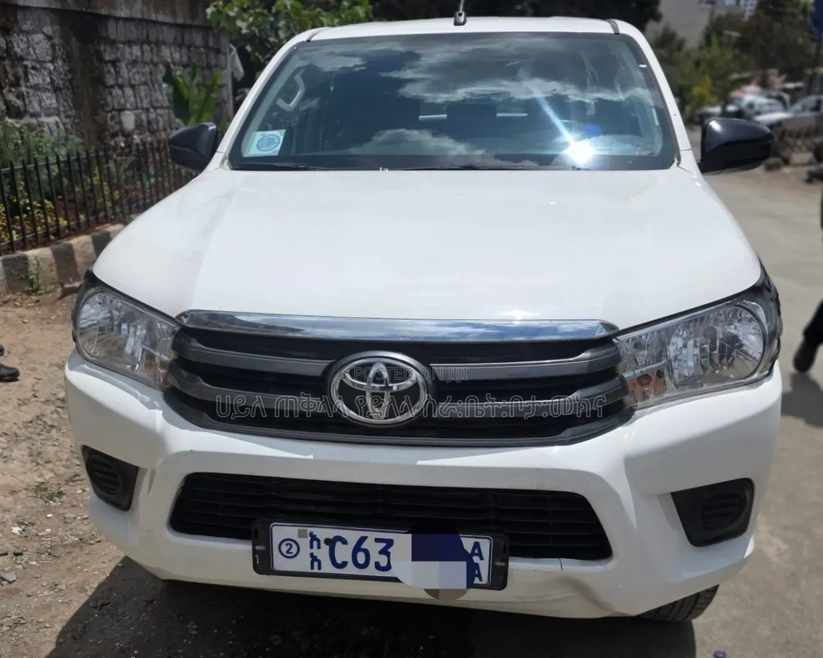 Toyota Hilux 2022 White