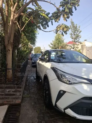 Toyota C-HR LE 2021 Ivory