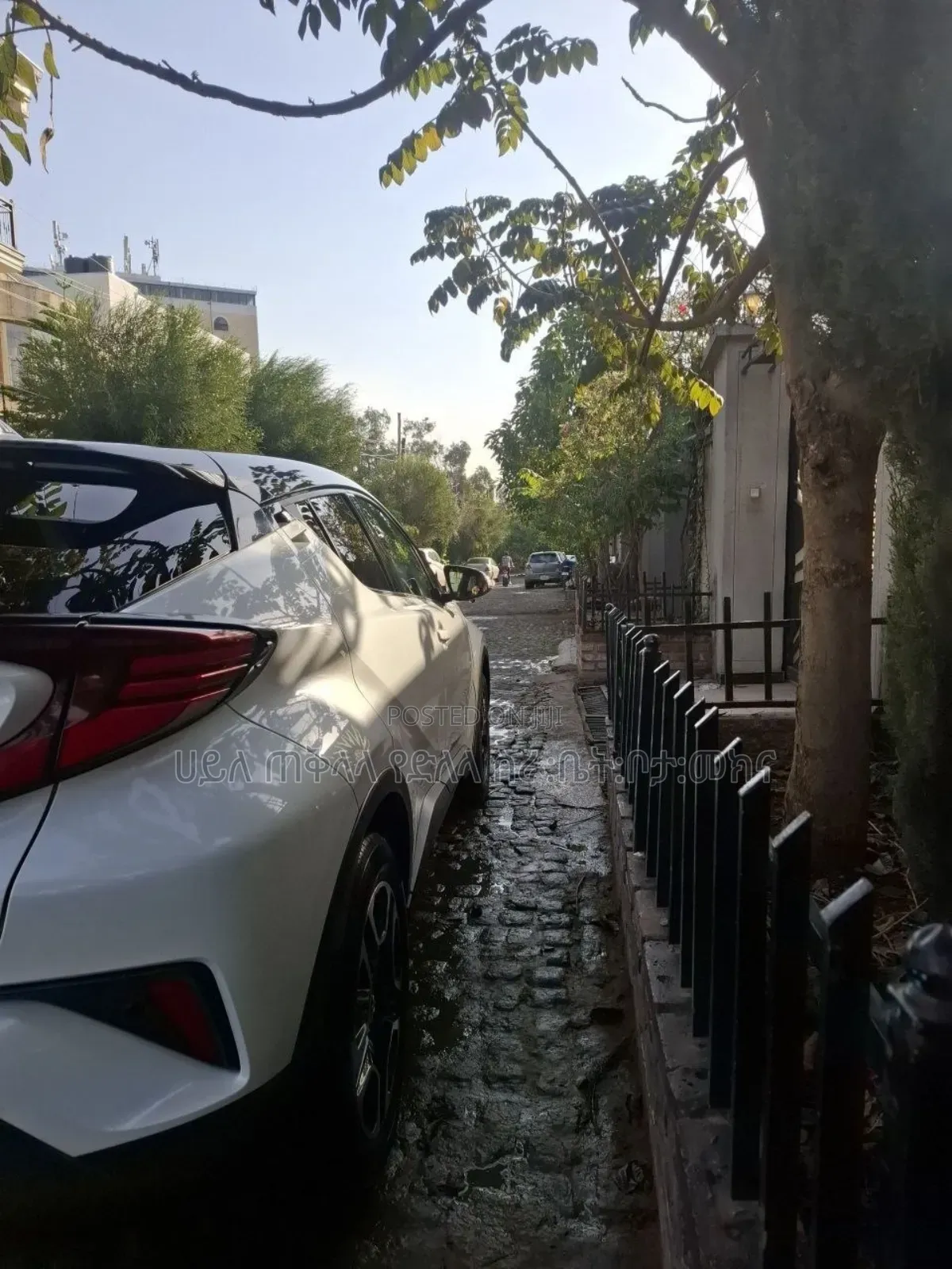 Toyota C-HR LE 2021 Ivory
