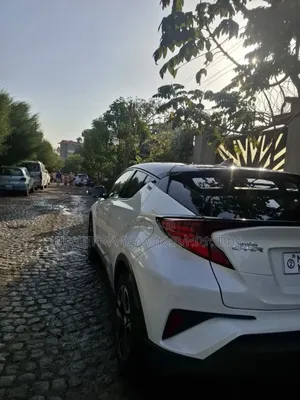 Toyota C-HR LE 2021 Ivory