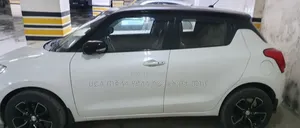 Suzuki Swift 2022 White