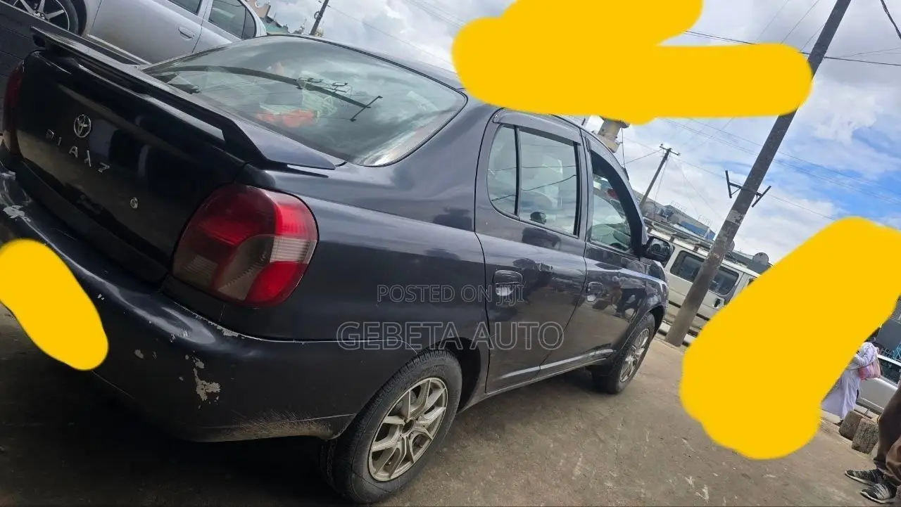 Toyota Platz 2001