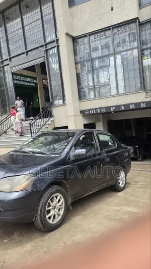 Toyota Platz 2001