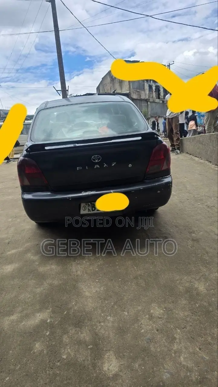 Toyota Platz 2001