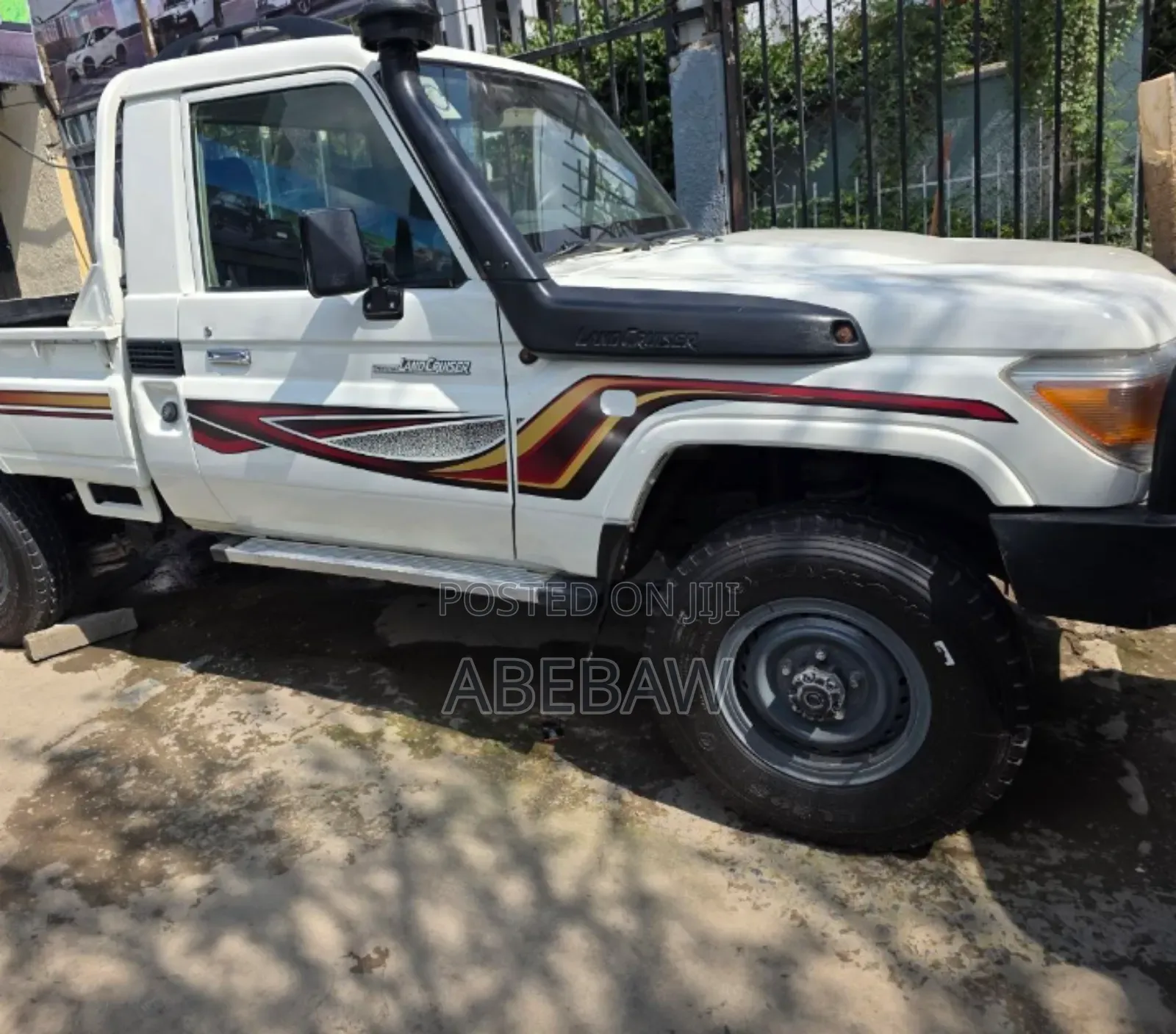 Toyota Land Cruiser 2012 White
