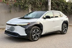 Toyota bZ4X 2022 Off white