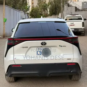 Toyota bZ4X 2022 Off white