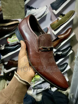Men's Brown Textured Leather Loafers