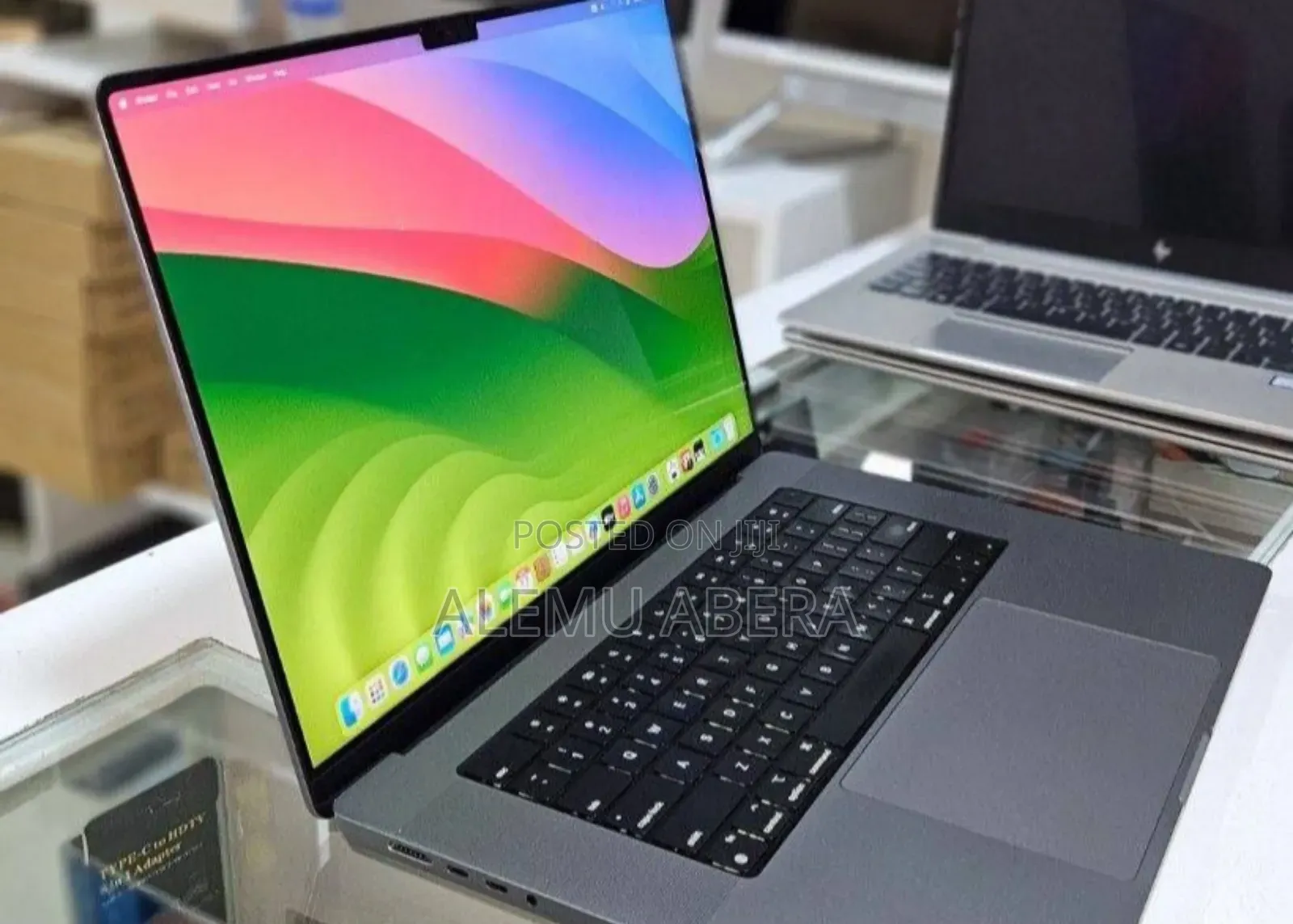 New Laptop Apple MacBook Pro M1 32GB Apple M1 Pro SSD 1T