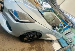 Suzuki Swift 2025 Silver