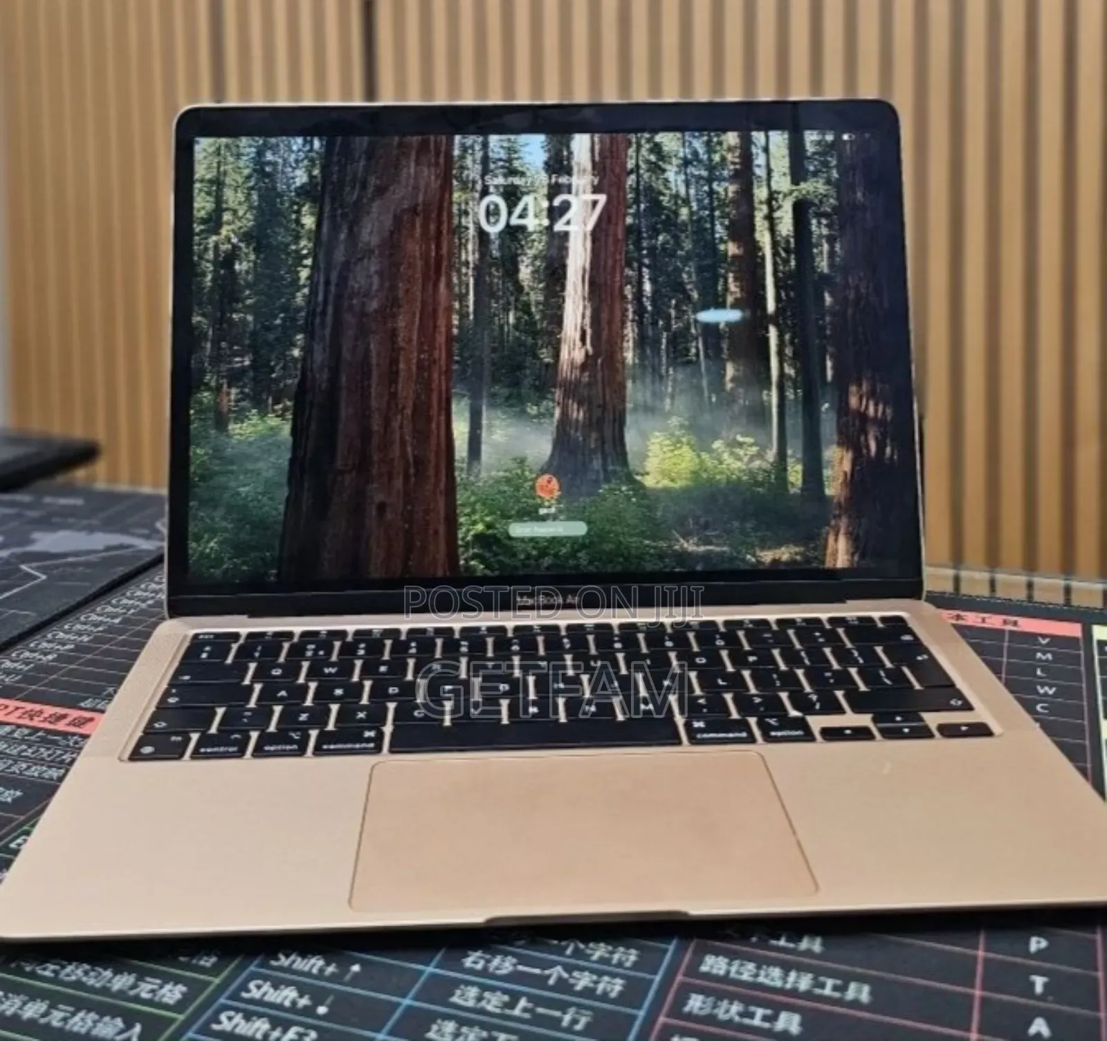 New Laptop Apple MacBook Air 2020 M1 8GB Apple M1 SSD 256GB