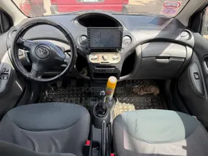 Toyota Yaris 2004 Silver