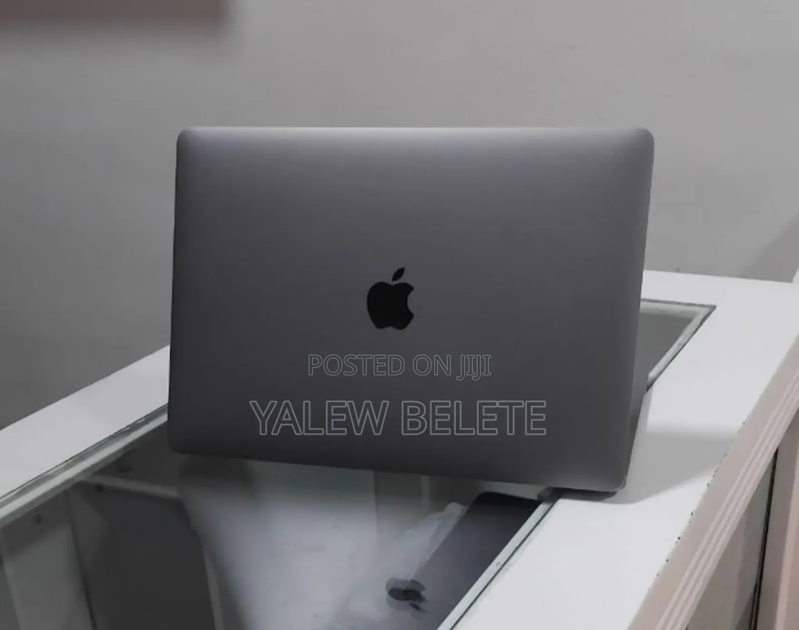 New Laptop Apple MacBook Air 2020 M1 8GB Apple M1 SSD 256GB