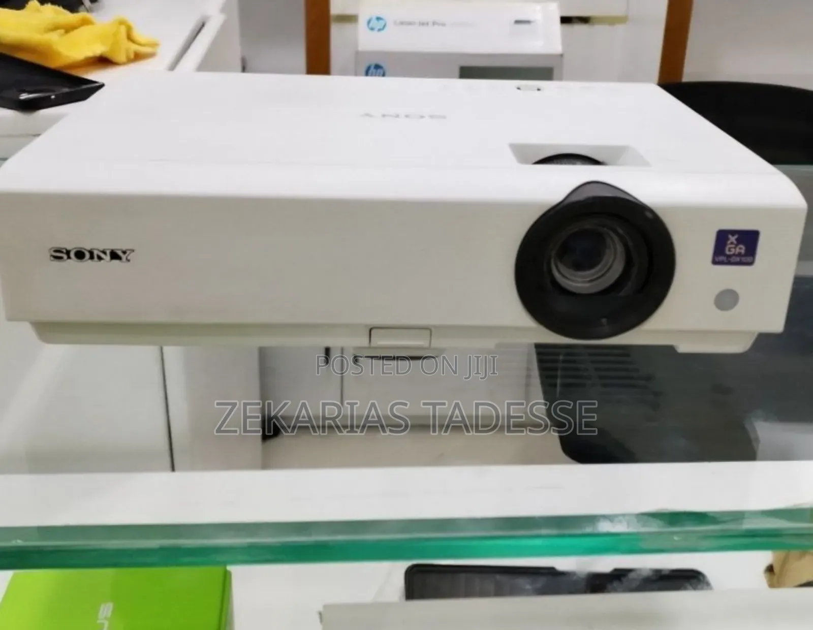 Projector Sony VPL-Dx100