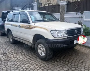 Toyota Land Cruiser 2003 White