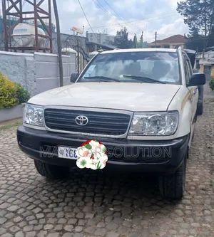 Toyota Land Cruiser 2003 White