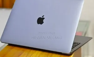 New Laptop Apple MacBook Air 2020 M1 8GB Apple M1 SSD 256GB
