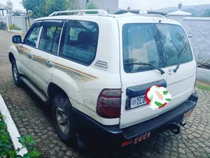 Toyota Land Cruiser 2003 White
