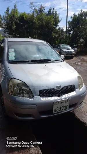 Toyota Vitz 1.0 FWD 3dr 2004 Silver