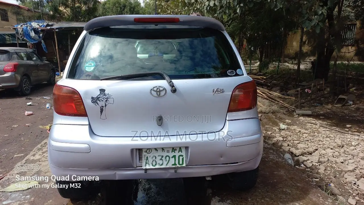 Toyota Vitz 1.0 FWD 3dr 2004 Silver