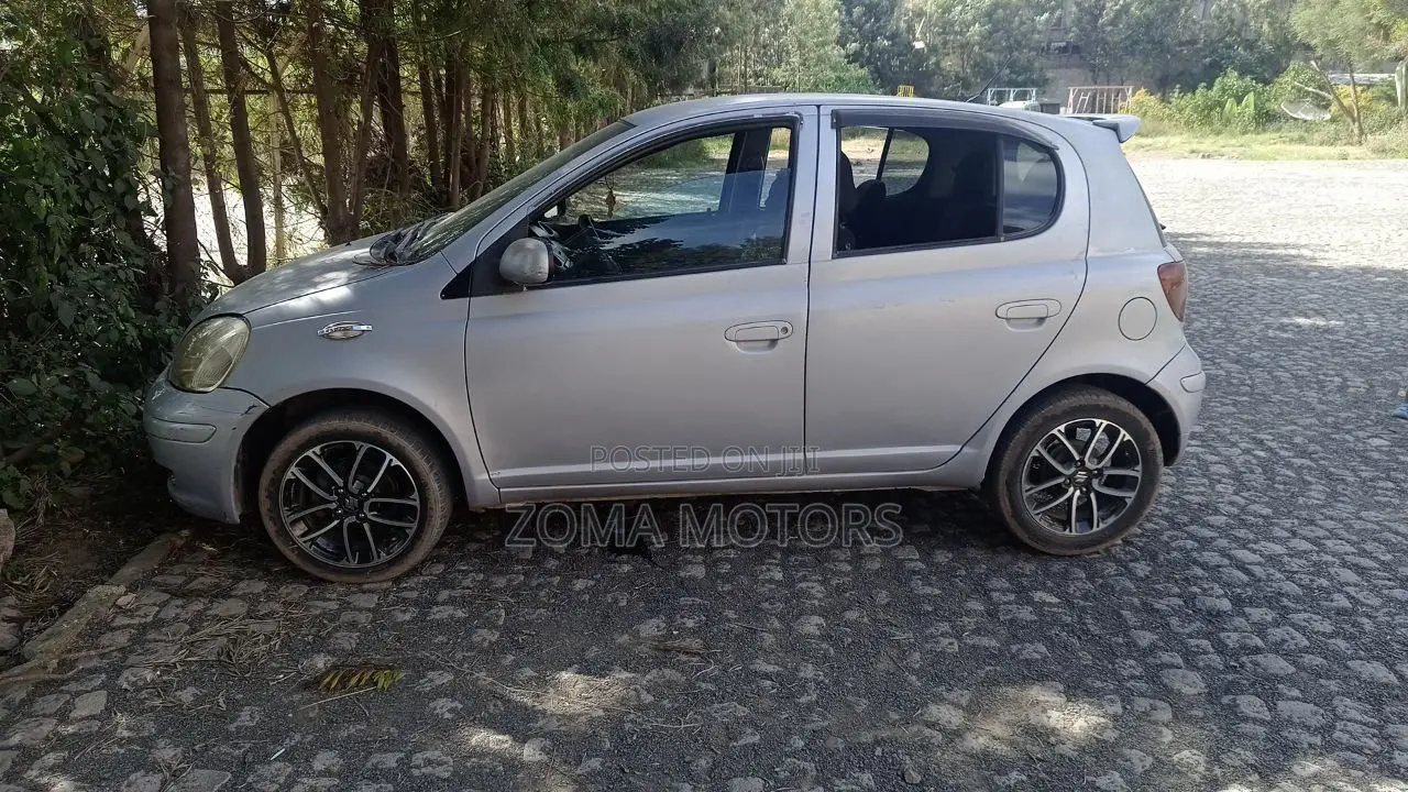 Toyota Vitz 1.0 FWD 3dr 2004 Silver