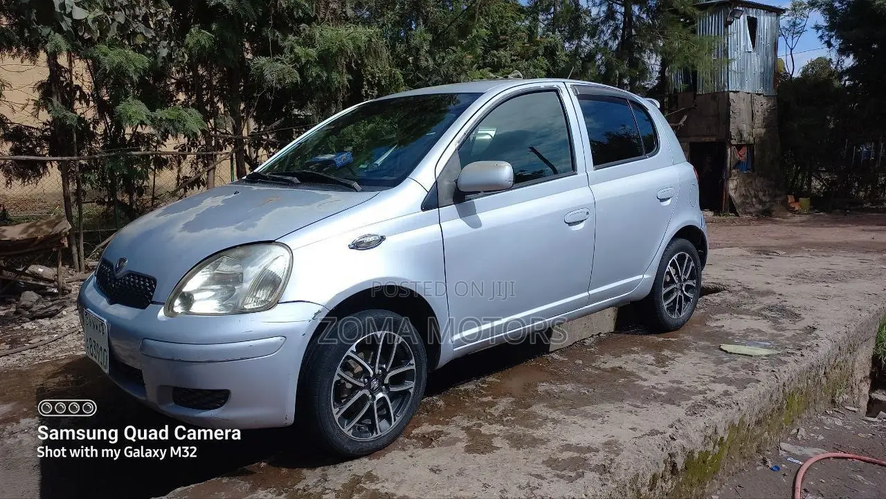 Toyota Vitz 1.0 FWD 3dr 2004 Silver