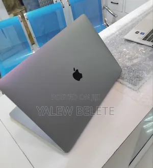 New Laptop Apple MacBook Pro 2017 16GB Intel Core i7 SSD 512GB
