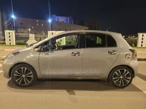 Toyota Yaris 2010 Silver