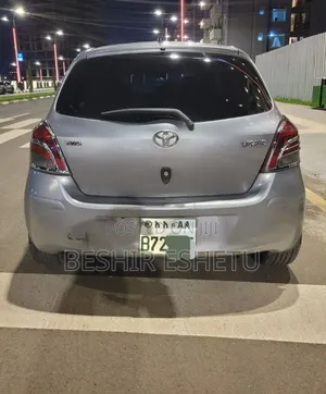 Toyota Yaris 2010 Silver