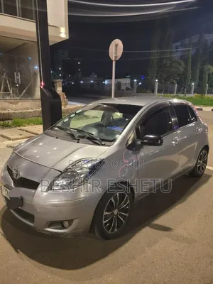 Toyota Yaris 2010 Silver