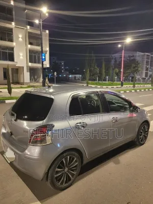 Toyota Yaris 2010 Silver