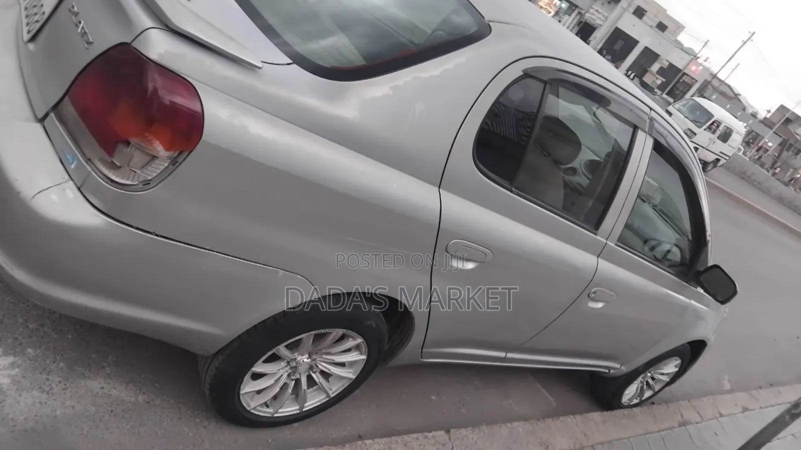 Toyota Platz 2005 Silver