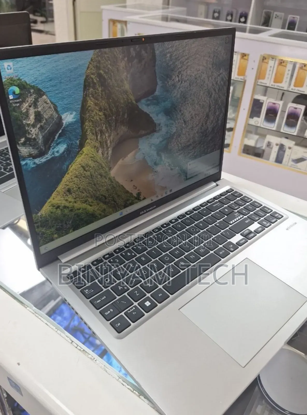New Laptop Asus Vivobook E200HA 8GB Intel Core i3 SSD 256GB