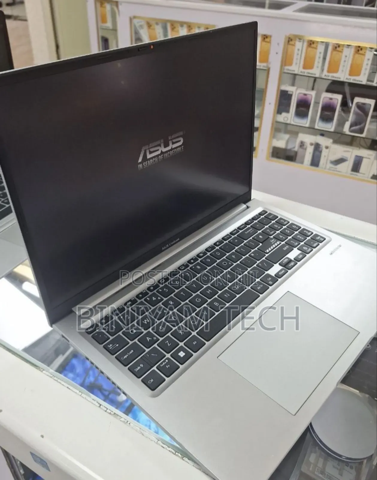 New Laptop Asus Vivobook E200HA 8GB Intel Core i3 SSD 256GB