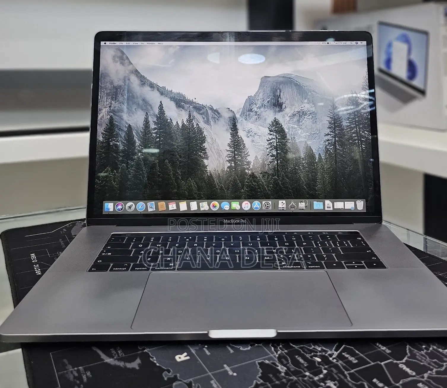 New Laptop Apple MacBook Pro 2019 16GB Intel Core i9 SSD 512GB