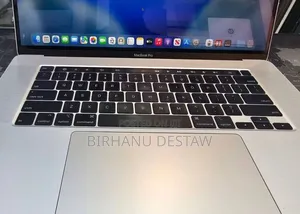 New Laptop Apple MacBook Pro 2019 16GB Intel Core i7 SSD 512GB