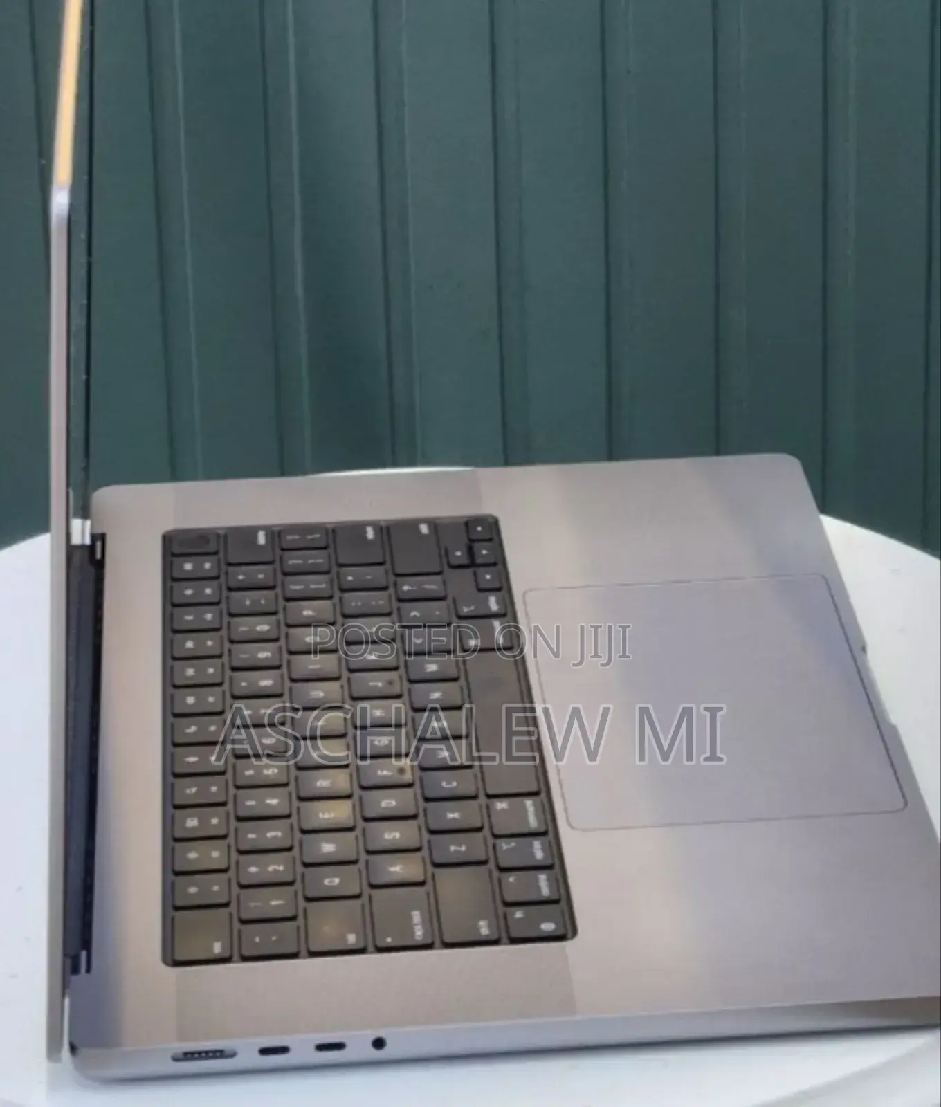 New Laptop Apple MacBook Pro M1 16GB Apple M1 Pro SSD 512GB