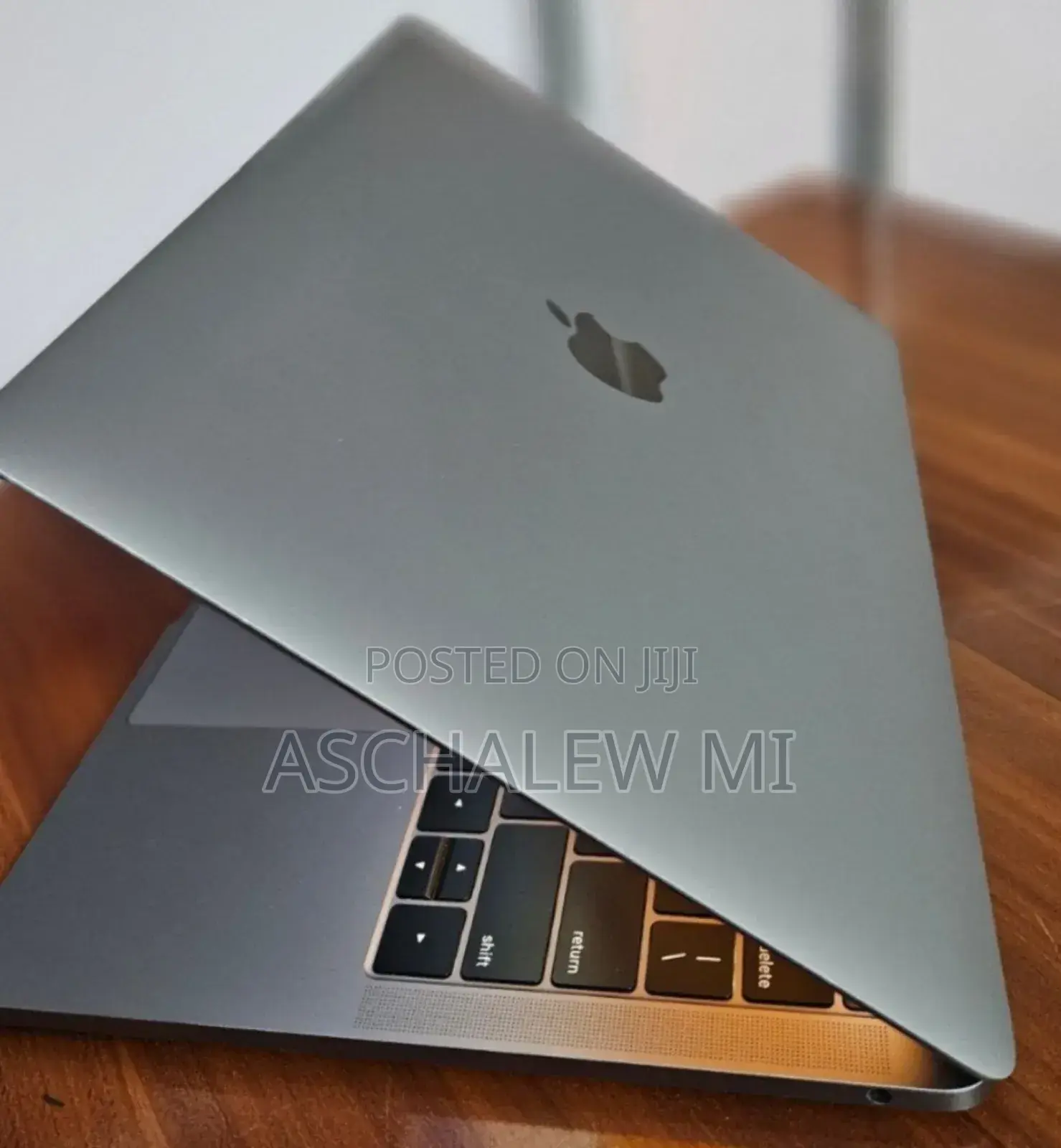New Laptop Apple MacBook Pro 2019 8GB Intel Core i5 SSD 128GB