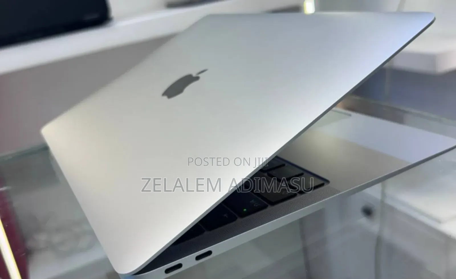 New Laptop Apple MacBook Air 2020 M1 8GB Apple M1 SSD 256GB