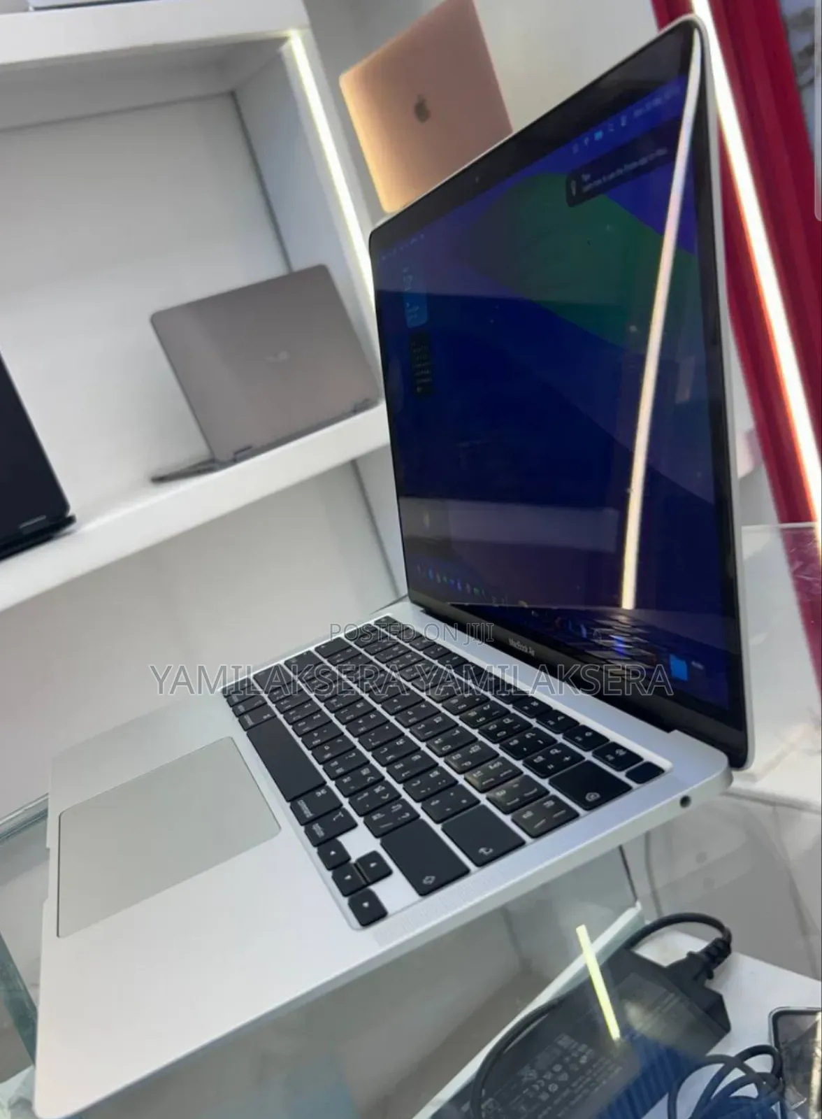 New Laptop Apple MacBook Air 2020 M1 8GB Apple M1 SSD 256GB