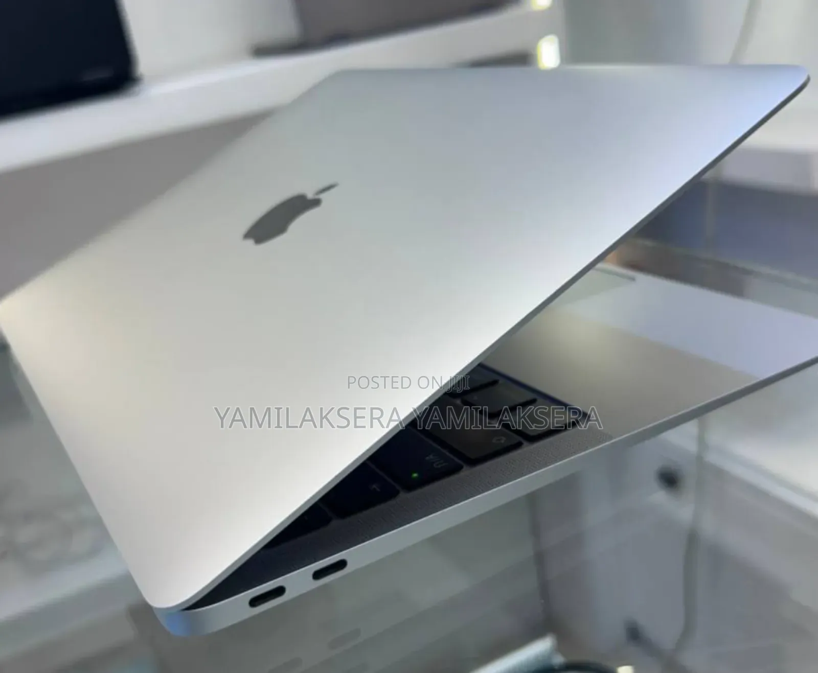 New Laptop Apple MacBook Air 2020 M1 8GB Apple M1 SSD 256GB