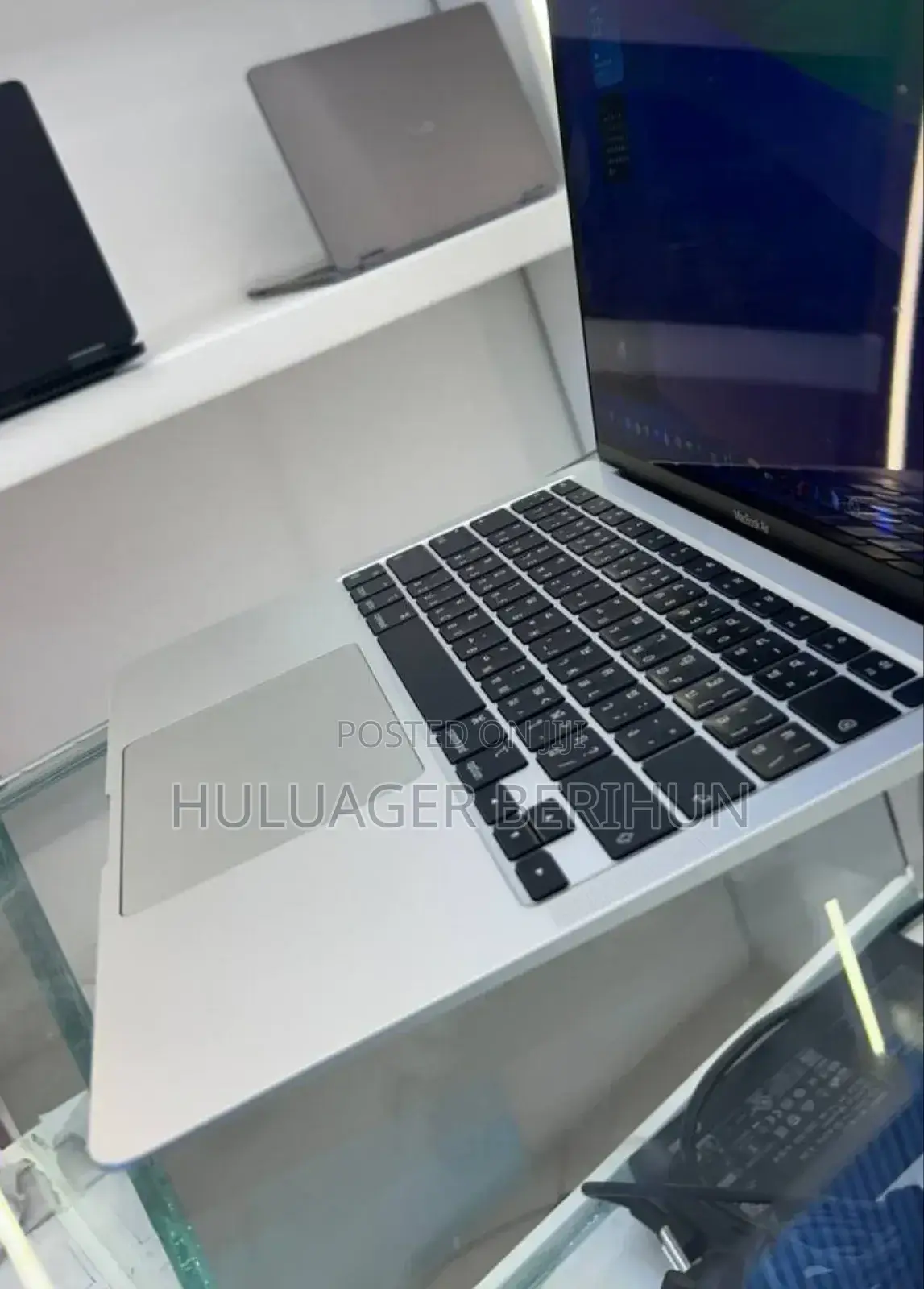 New Laptop Apple MacBook Air 2020 M1 16GB Apple M1 SSD 256GB