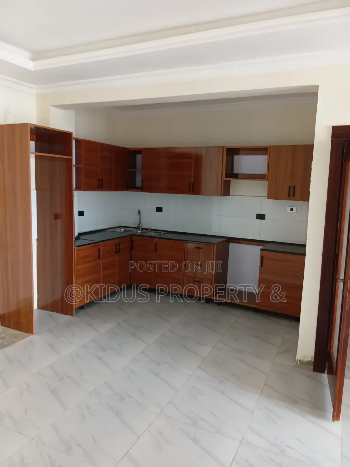 3bdrm Apartment in German, Nifas Silk-Lafto for rent