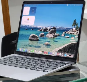 New Laptop Apple MacBook Pro 2020 M1 8GB Apple M1 Pro SSD 256GB